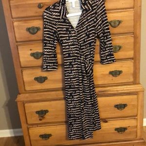 Vintage Diane Von Furstenberg Wrap Dress 100% Silk and Perfect Condition